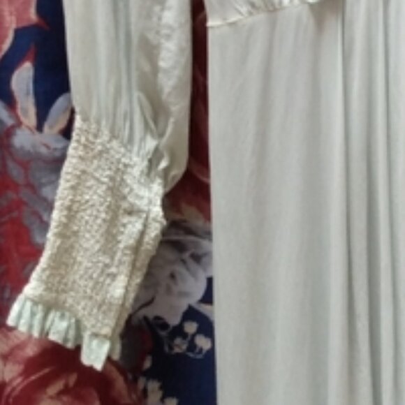 Flobert Vintage Long Sheer Pale Lime Green 50s/60s (?) Sleep Robe - Picture 4 of 12